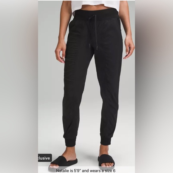 Lululemon Dance Studio Mid-Rise Jogger 28” Black , size 6 - Picture 1 of 12
